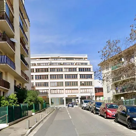 Theniceterrace アパート *